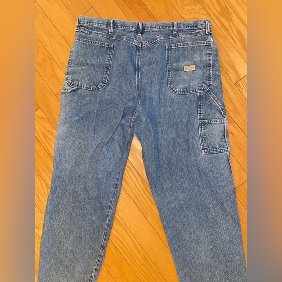 Wrangler Relaxed Fit Blue Jeans - Picture 3 of 3